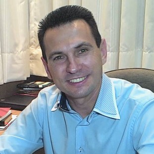Instrutor de Teologia Claudio Aparecido Neri